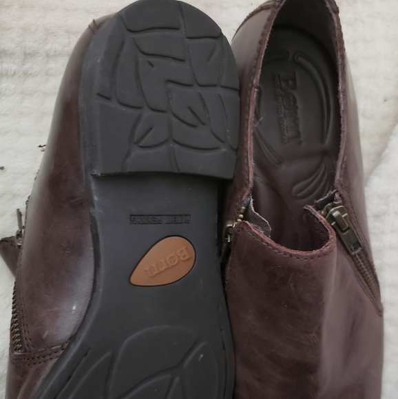 Born brown flat shoes. Size 9 - Picture 3 of 5